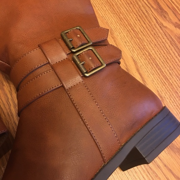 ✨Toetos Vegan Leather Boots Size 6.5 - Picture 2 of 7